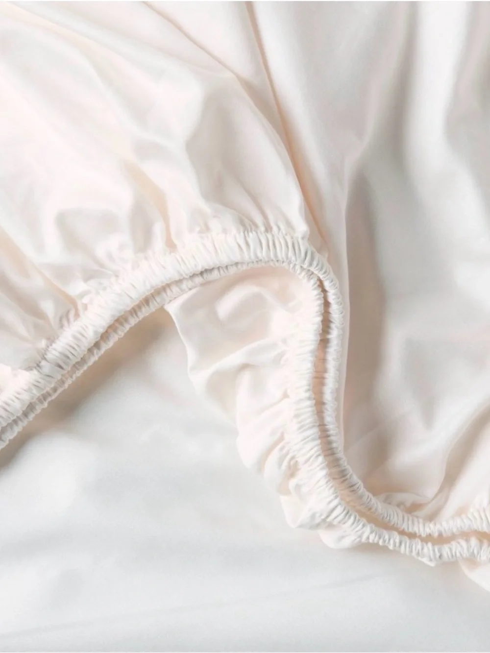 Threshold Queen 400 Thread Count Performance Sheet Set Ivory Eyelet Ruffle Hem